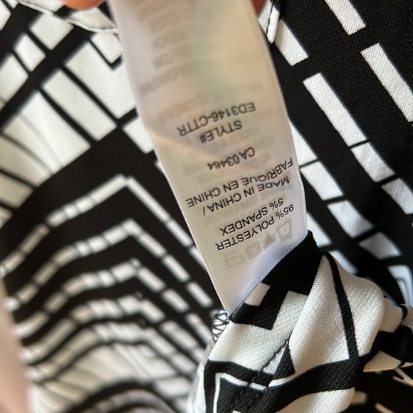 NWT 3/4 Sleeve Jersey Top Black/White Abstract Print - Picture 5 of 6